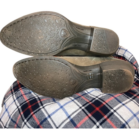 Ariat Boots, 9.5 - Picture 2 of 7